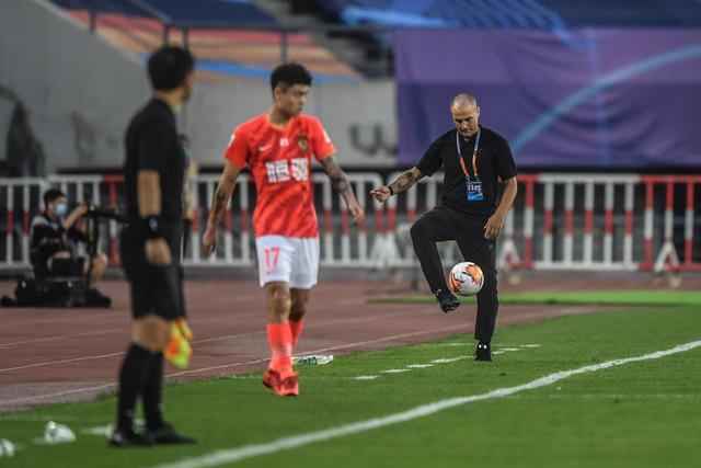 杨瀚森22+11青岛胜辽宁 王哲林13分上海胜江苏