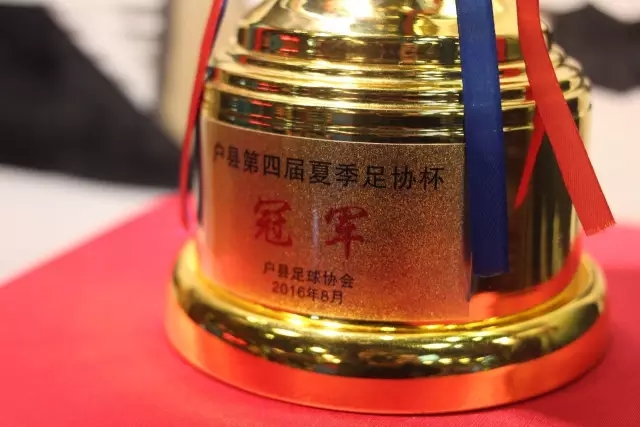 梅西点赞劳塔罗帖子遭巴萨部分球迷批评：别回来了